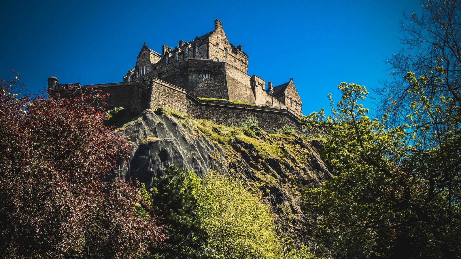 Edinburgh Castle on Castle Rock, a short journey from Heriott Park
