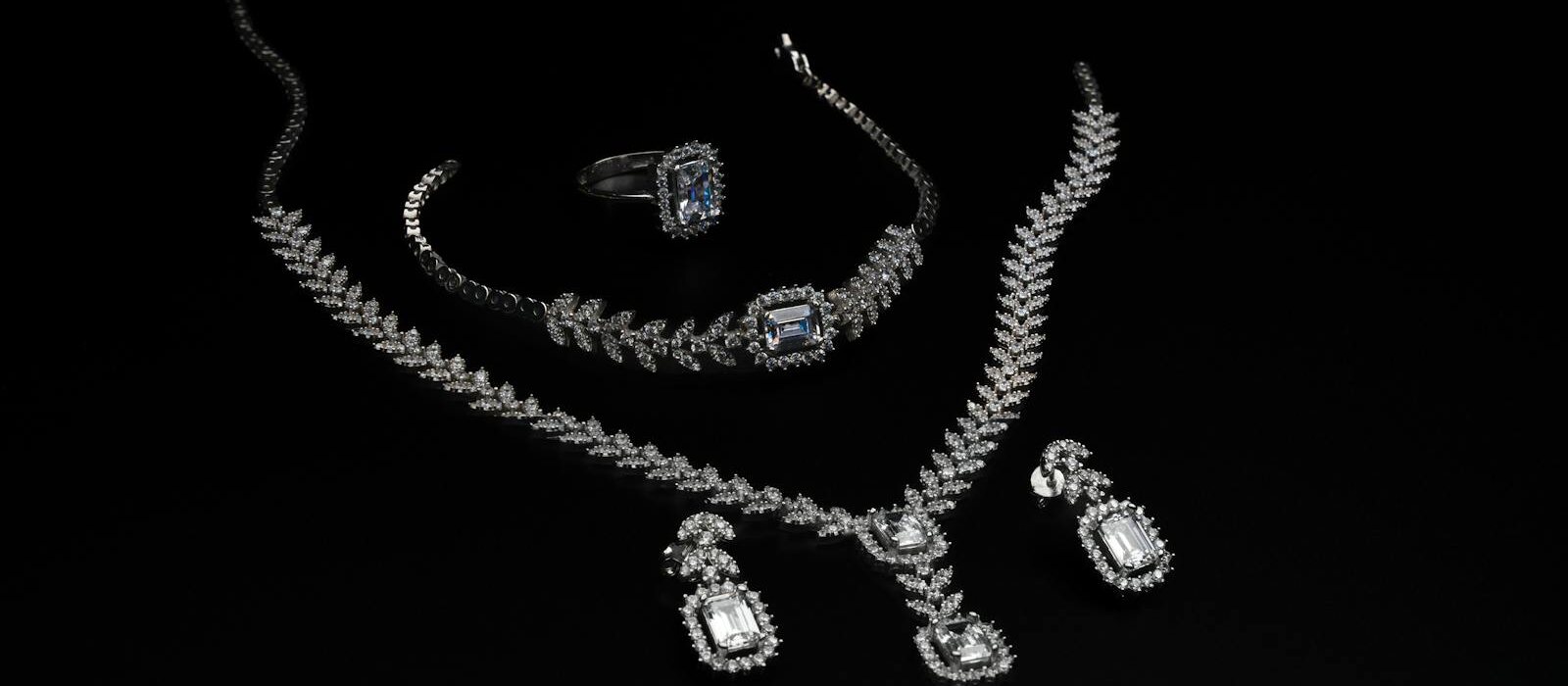 Nova Silver jewellery display
