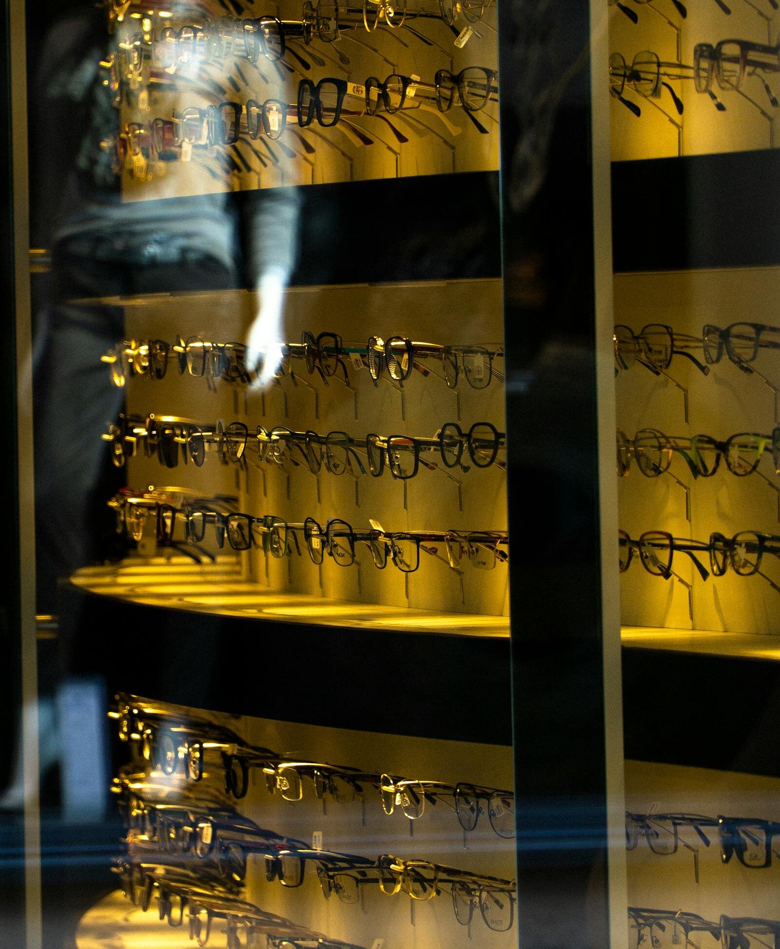 Premium eyewear display